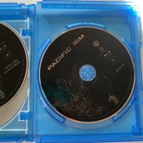 Pacific Rim (Blu-ray + DVD, 2013, 3-Disc) Region B &4