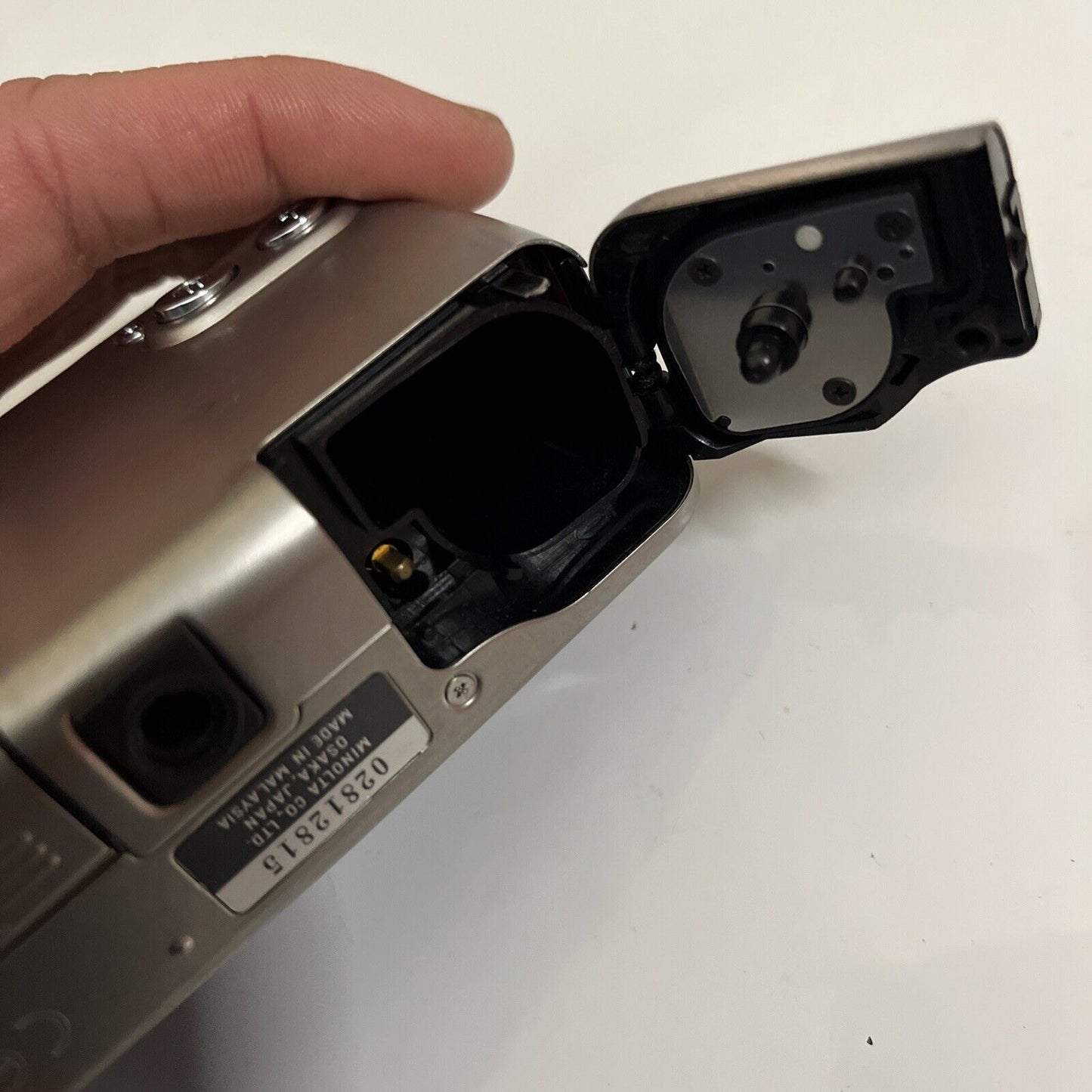 Minolta Vectis 300 APS Film Camera Zoom 24-70mm Lens with Flash