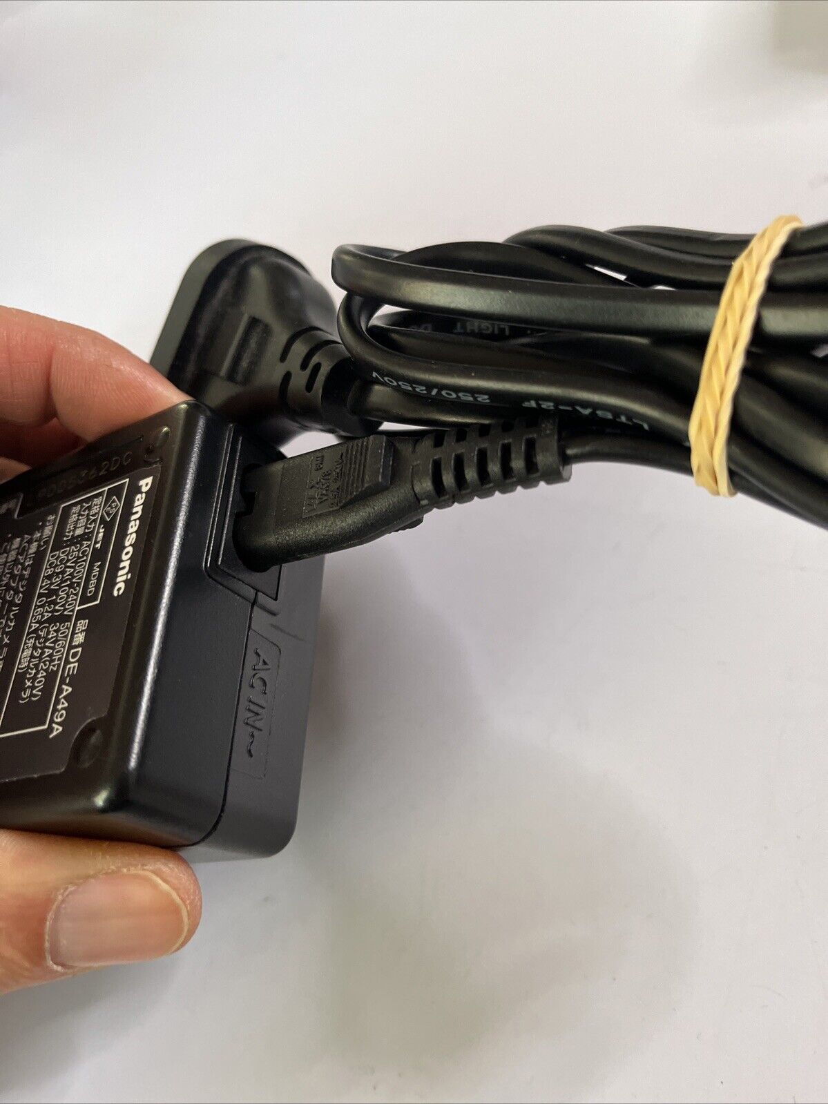 Genuine Panasonic Lumix DE-A49 Charger for DMW-BLB13E DMC-G1 G2 G10 GH1 GF1