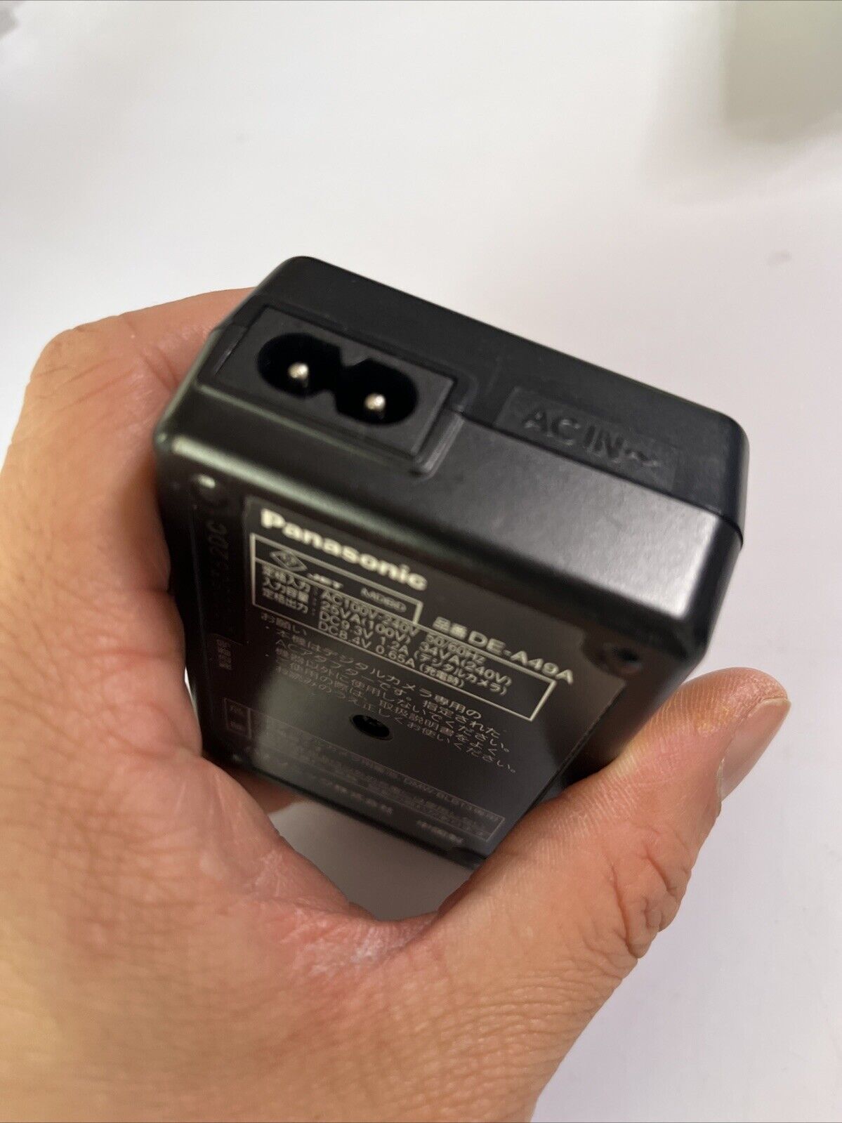 Genuine Panasonic Lumix DE-A49 Charger for DMW-BLB13E DMC-G1 G2 G10 GH1 GF1