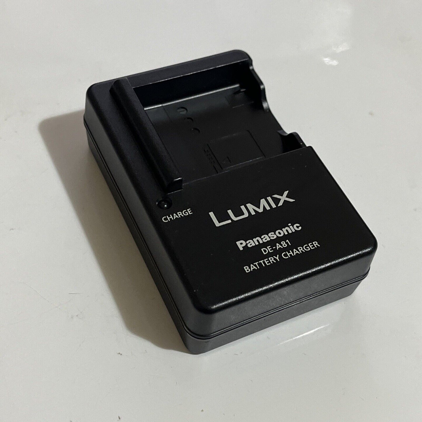 Genuine Panasonic Lumix DE-A81 Camera Battery Charger for DMW-BCJ13 LX5 LX7