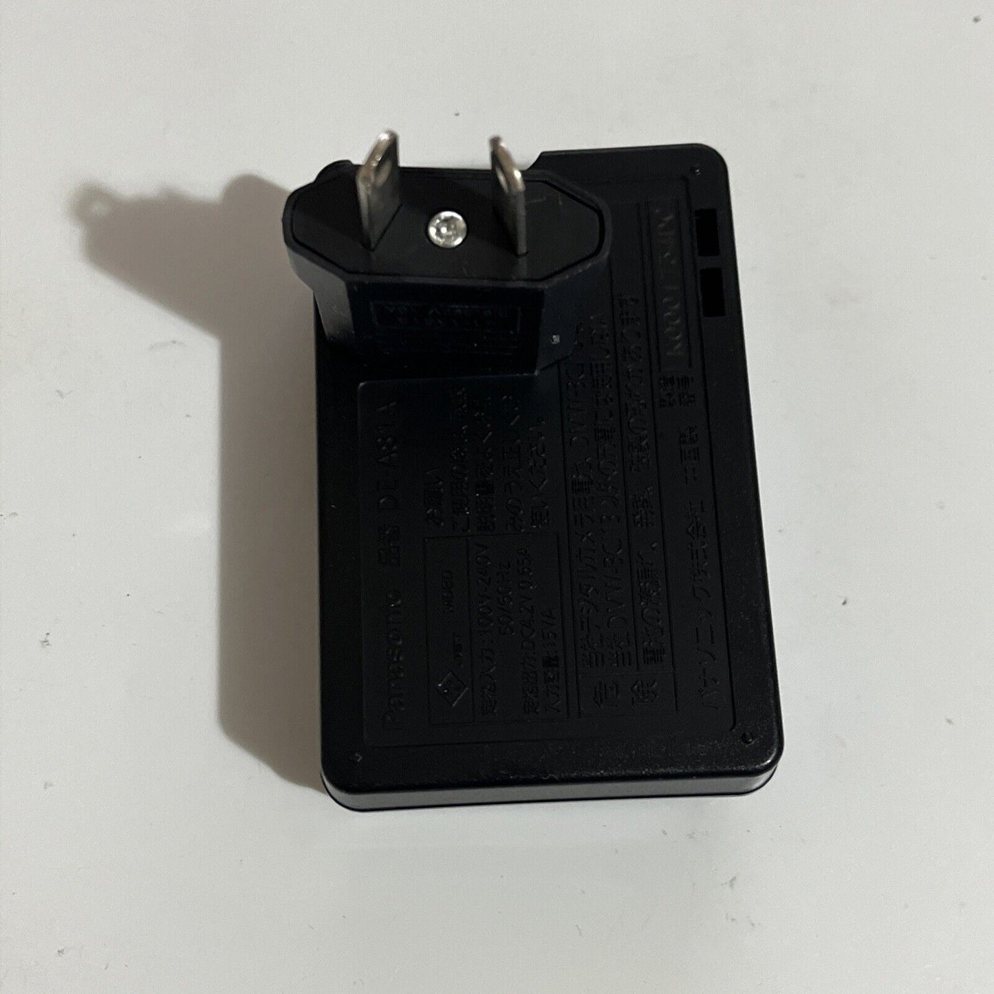 Genuine Panasonic Lumix DE-A81 Camera Battery Charger for DMW-BCJ13 LX5 LX7