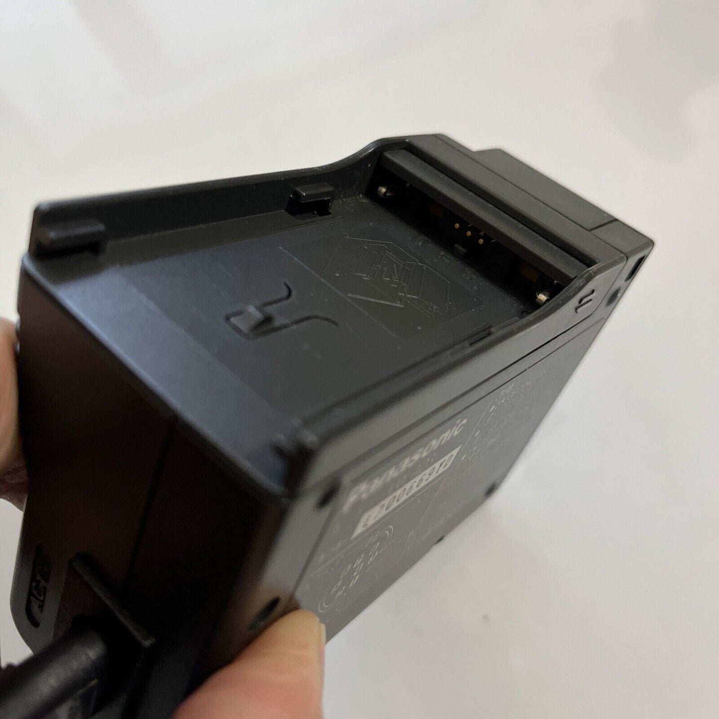 Panasonic VW-AD3 Battery Charger AC Adaptor for NV-DX100 NV-DJ100 VW-VB03 VBD3 V