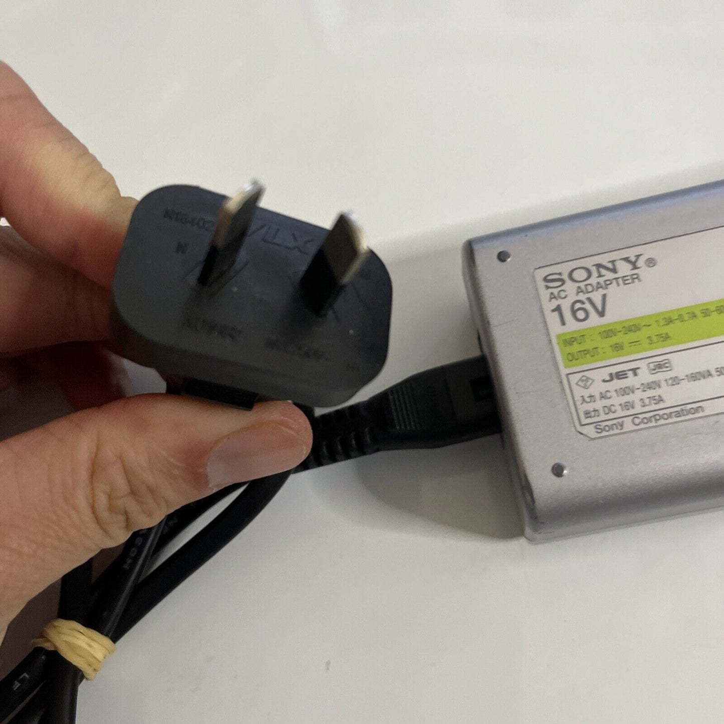 Genuine Sony VAIO AC Adapter PCGA-AC16V3 Laptop Power Supply 16V 3.75A