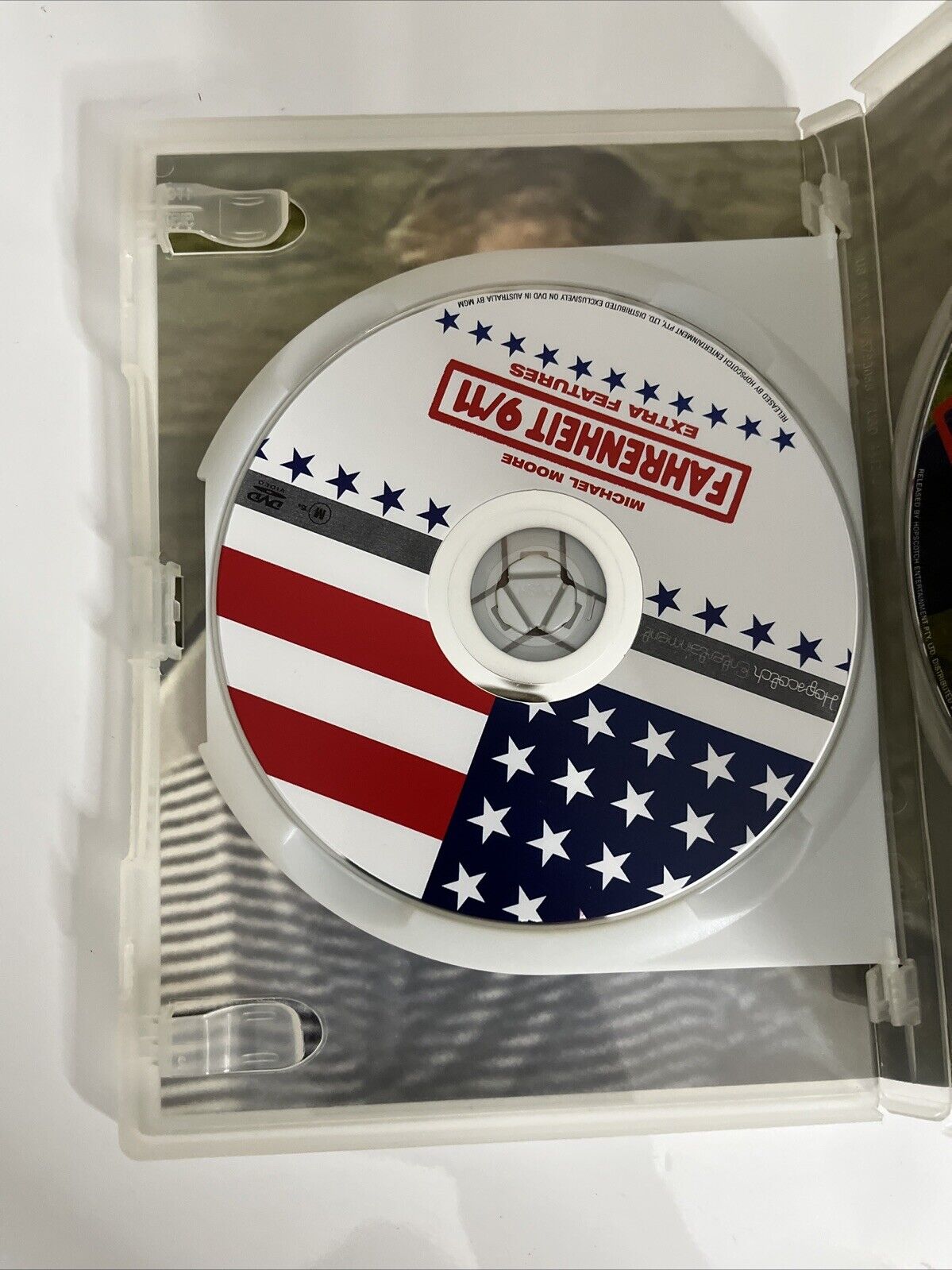 Fahrenheit 9/11 (DVD, 2004) Michael Moore Region 4