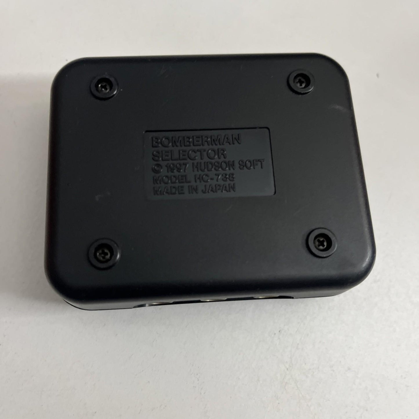Official Genuine Bomberman 1:3 Audio Video AV Selector Composite RCA HC-738 1997