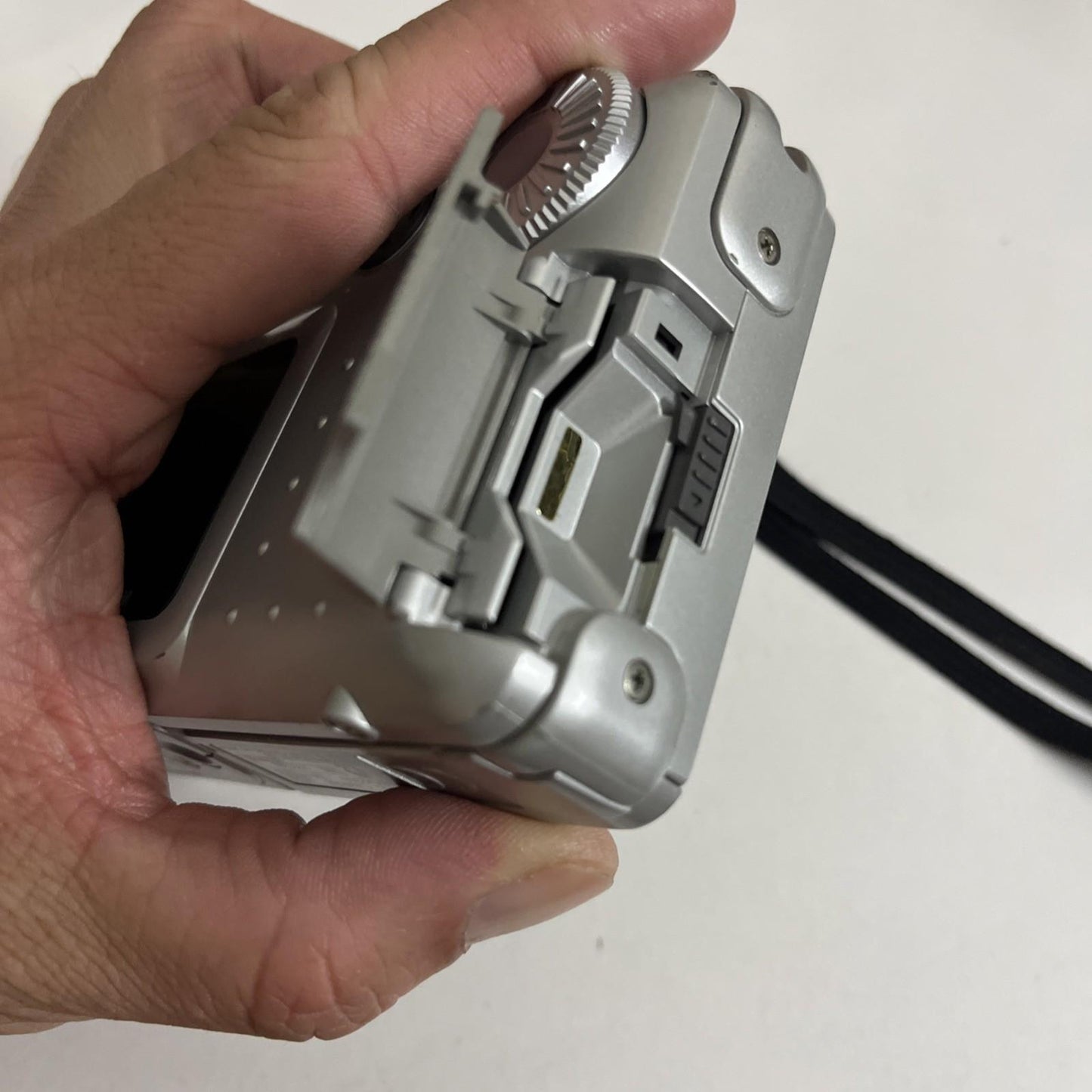 Fujifilm Finepix 2300 2.1MP Digital Camera *Doesn't Turn On