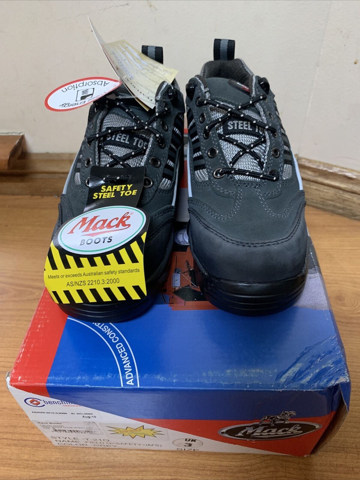 Mack Boots 3689 Field Q Mack Hiker Steel Cap Safety Shoes Size 3 AUS