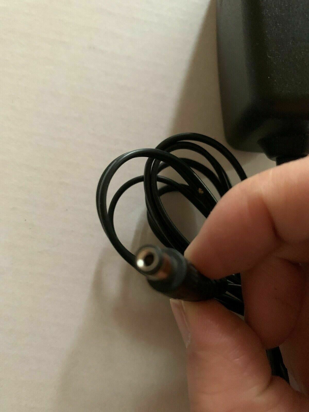 Genuine Huntkey HKA01812015-9K AC Adapter 12V 1.5A