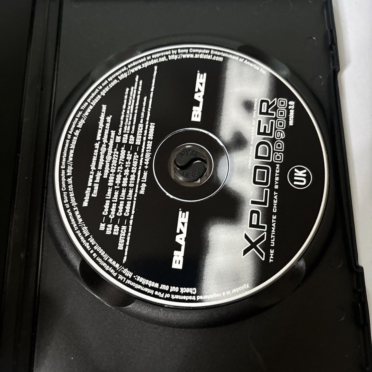 Xploder - The Ultimate Cheat System CD9000 PlayStation