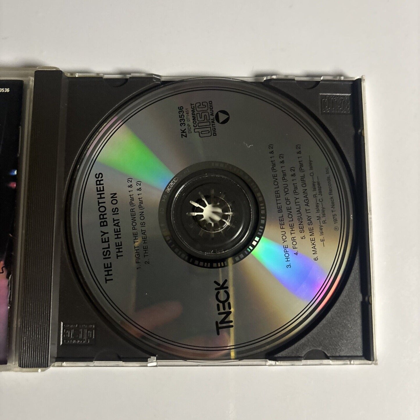 The Isley Brothers – The Heat Is On (CD, 1975) ZK 33536