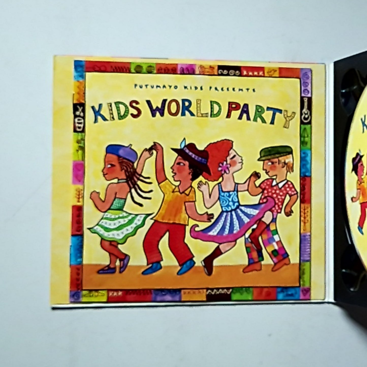 Putumayo Kids  – Kids World Party (CD, 2011) US PUT 310-2