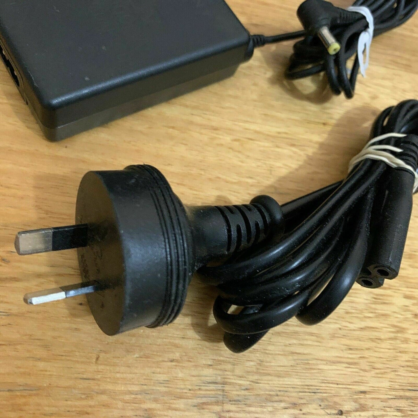 Genuine Official Sony PSP-100 AC Adaptor 100-240V 5v 2000mA for Sony PSP