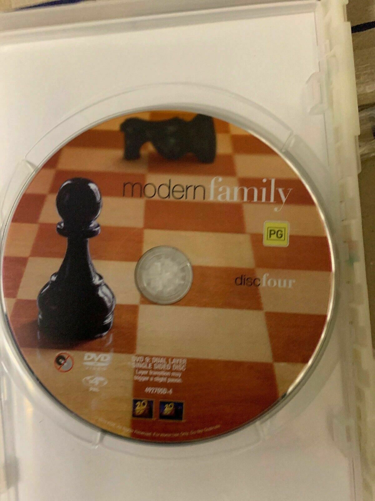 Modern Family : Season 1 (DVD, 2010, 4-Disc Set)