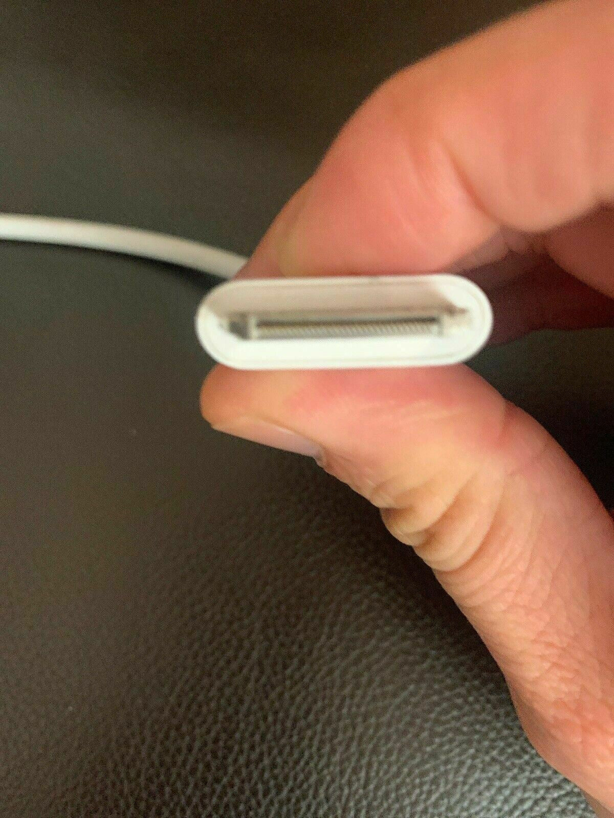 *Genuine* Apple A1368 30-pin to VGA Adapter