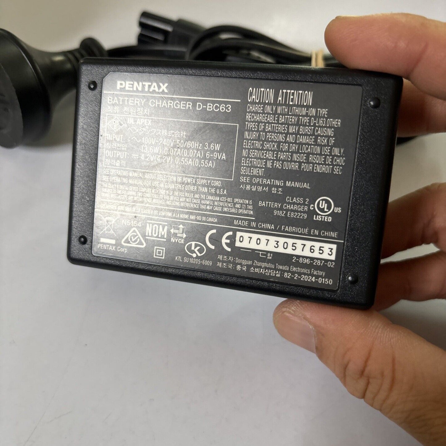 Genuine Pentax D-BC63 Battery Charger