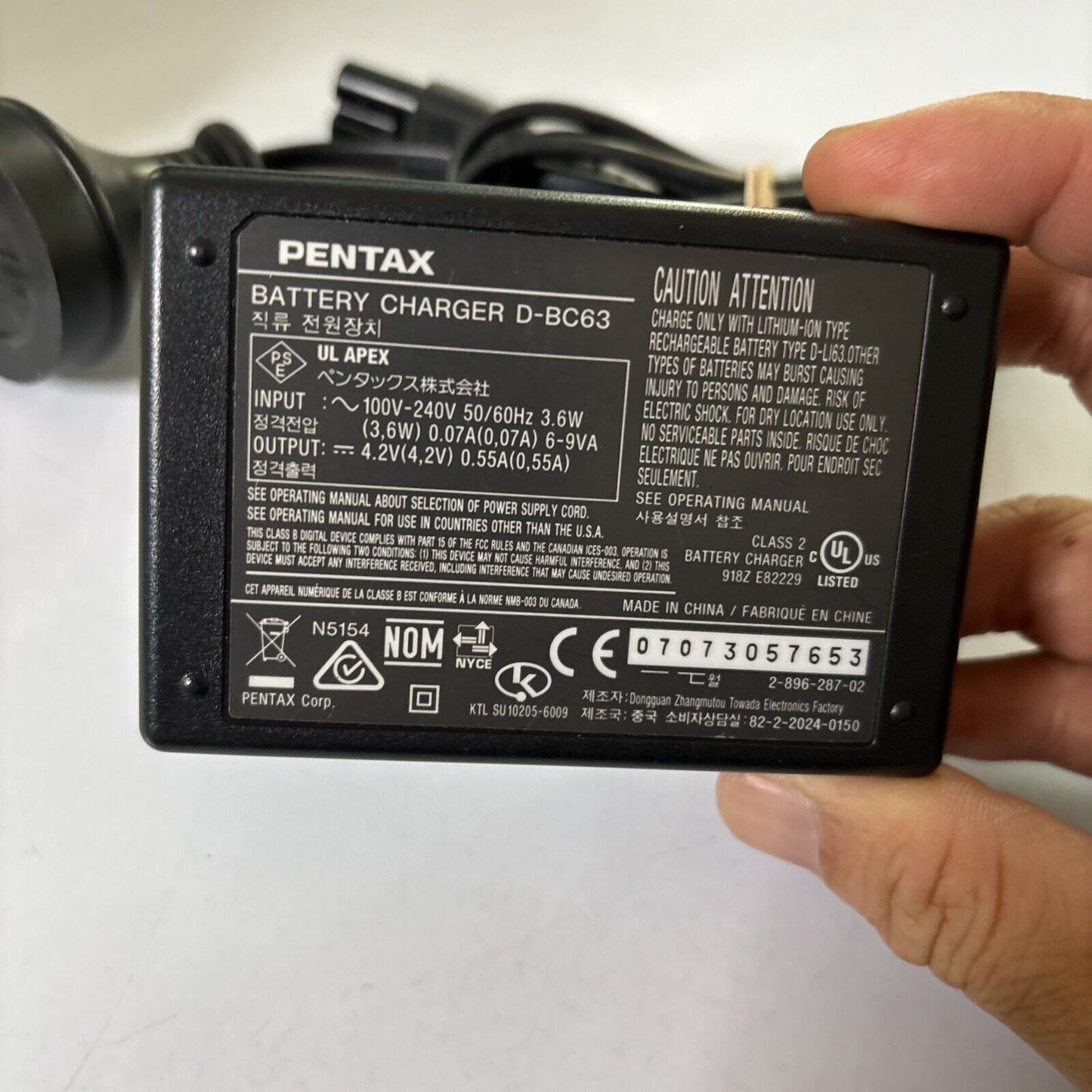 Genuine Pentax D-BC63 Battery Charger