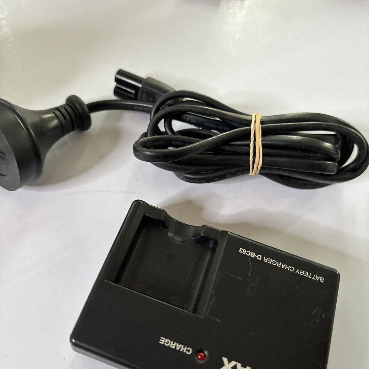 Genuine Pentax D-BC63 Battery Charger