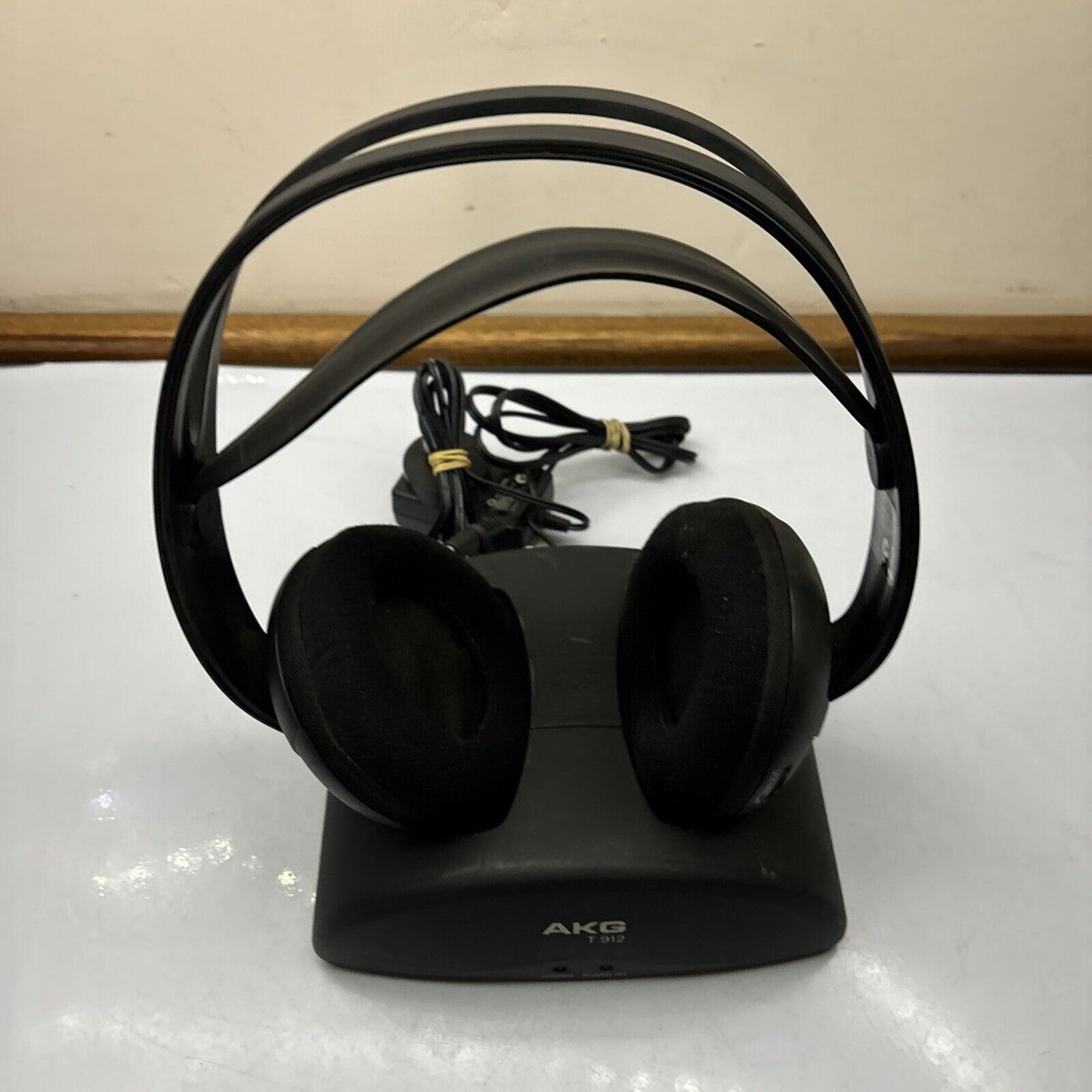 AKG T912 Wireless Headphone System RF *Works But Requires Battery Replacement*