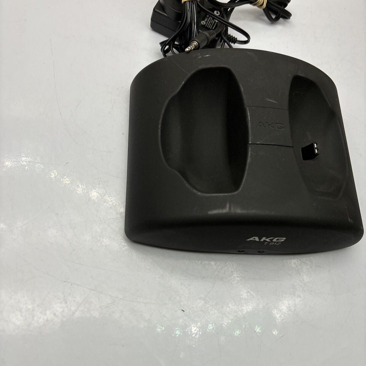 AKG T912 Wireless Headphone System RF *Works But Requires Battery Replacement*