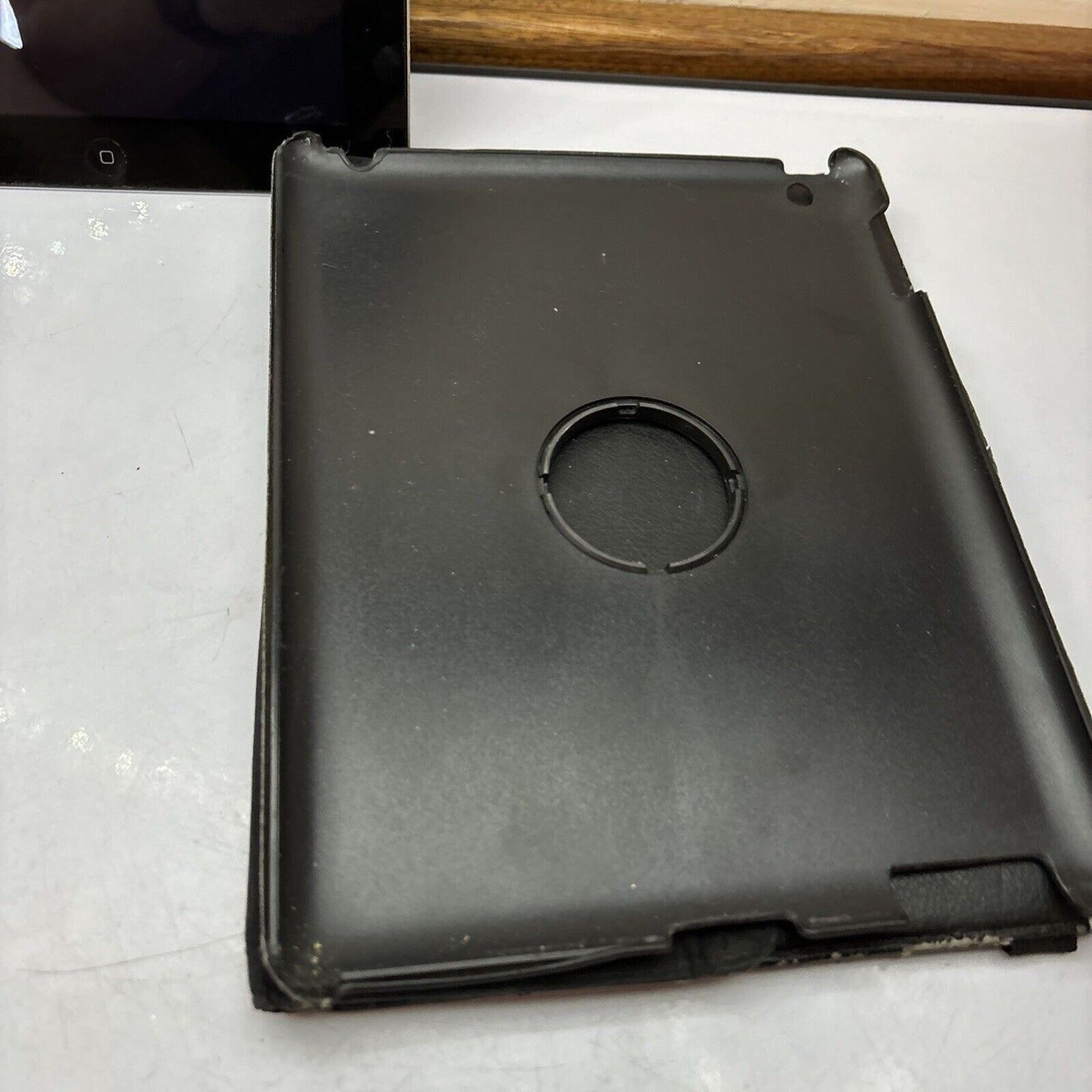 Apple iPad 2 64GB, Wi-Fi + Cellular 9.7" A1396 Locked *For Parts Or Repair*