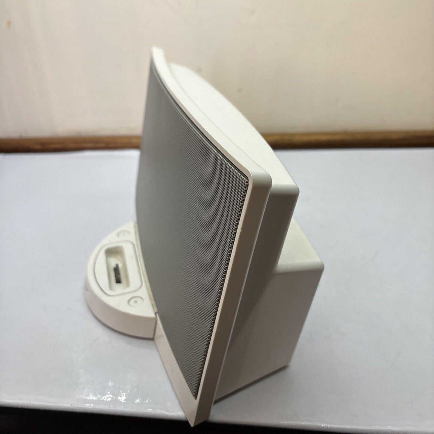 Bose SoundDock Digital Music System White *For Parts Or Repair - Not Working*