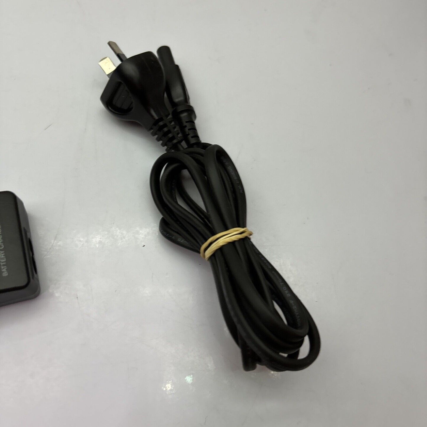 Genuine Pentax D-BC8 Battery Charger for DL18 Optio S6, S5z, S5i, WPi WP