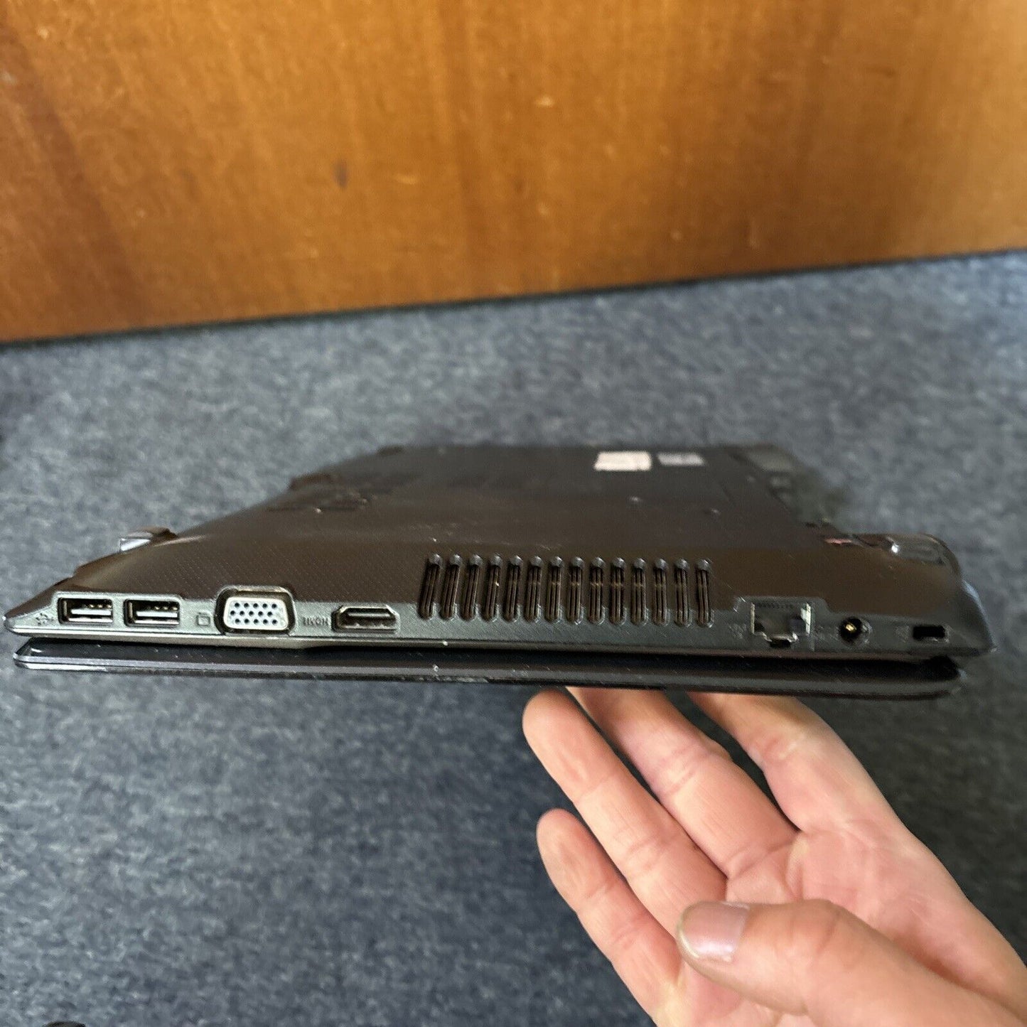 ASUS X43U Notebook AMD E-350 2gb RAM 64GB SSD DVD Drive *No Battery*