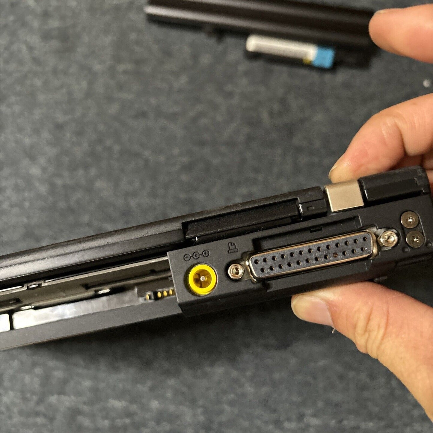 IBM ThinkPad T43 1.5gb RAM DVD Drive *No HDD & Requires New BIOS Battery*