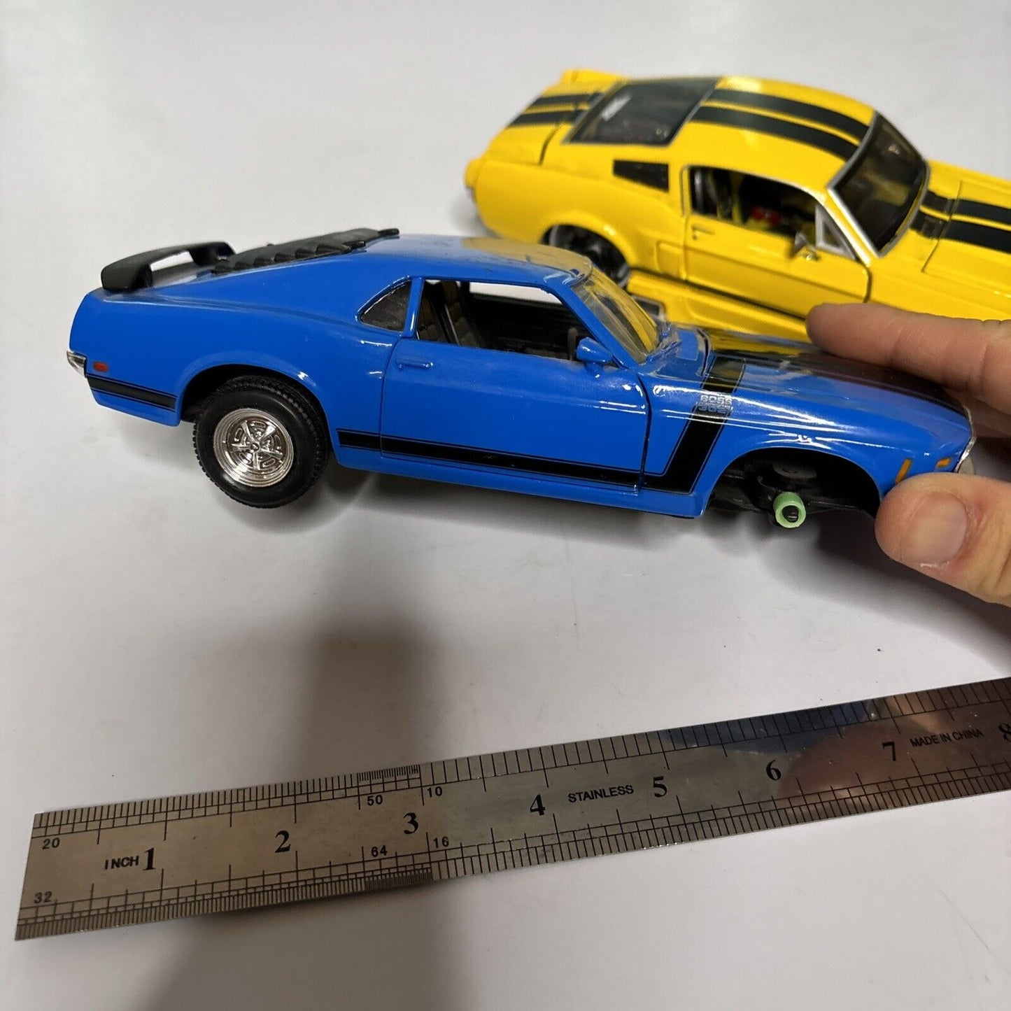 Maisto '70 Boss 302 Mustang & 1967 Ford Mustang GT Scale 1:24