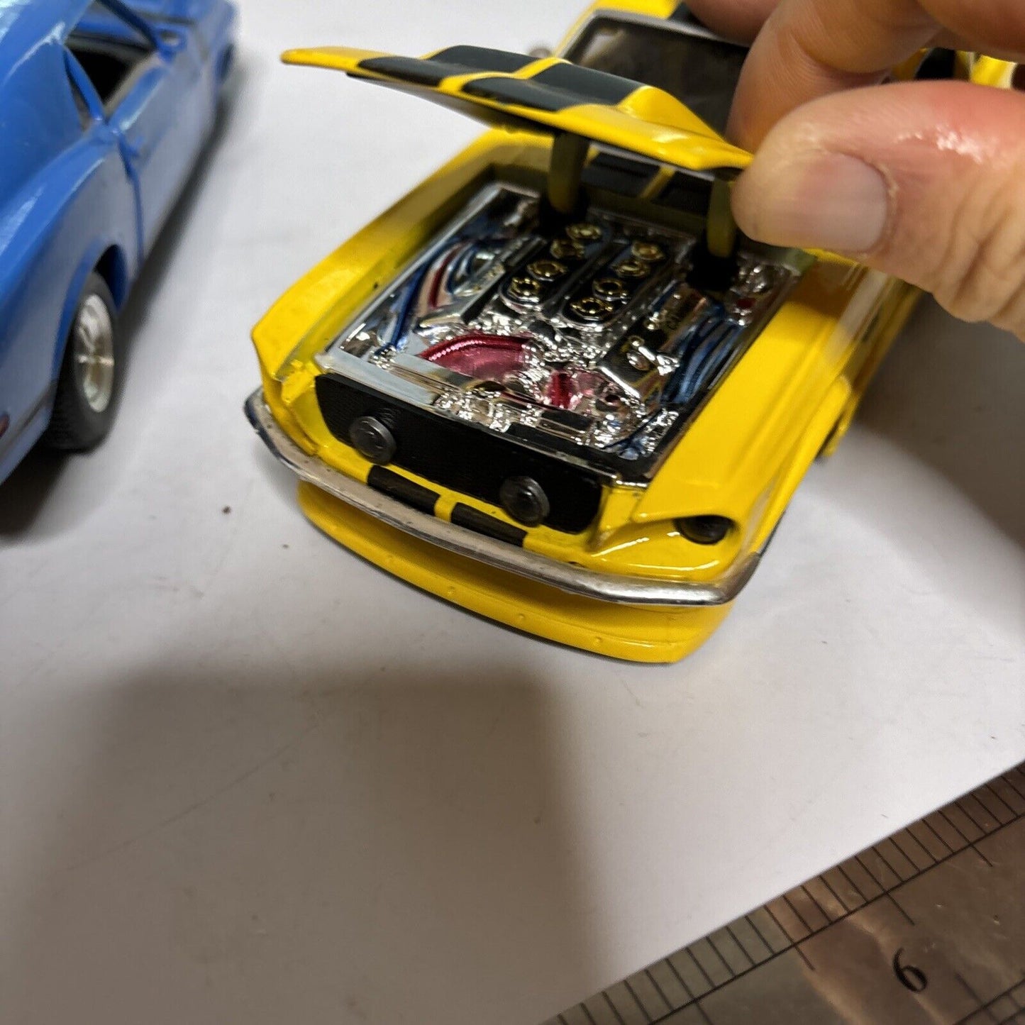 Maisto '70 Boss 302 Mustang & 1967 Ford Mustang GT Scale 1:24
