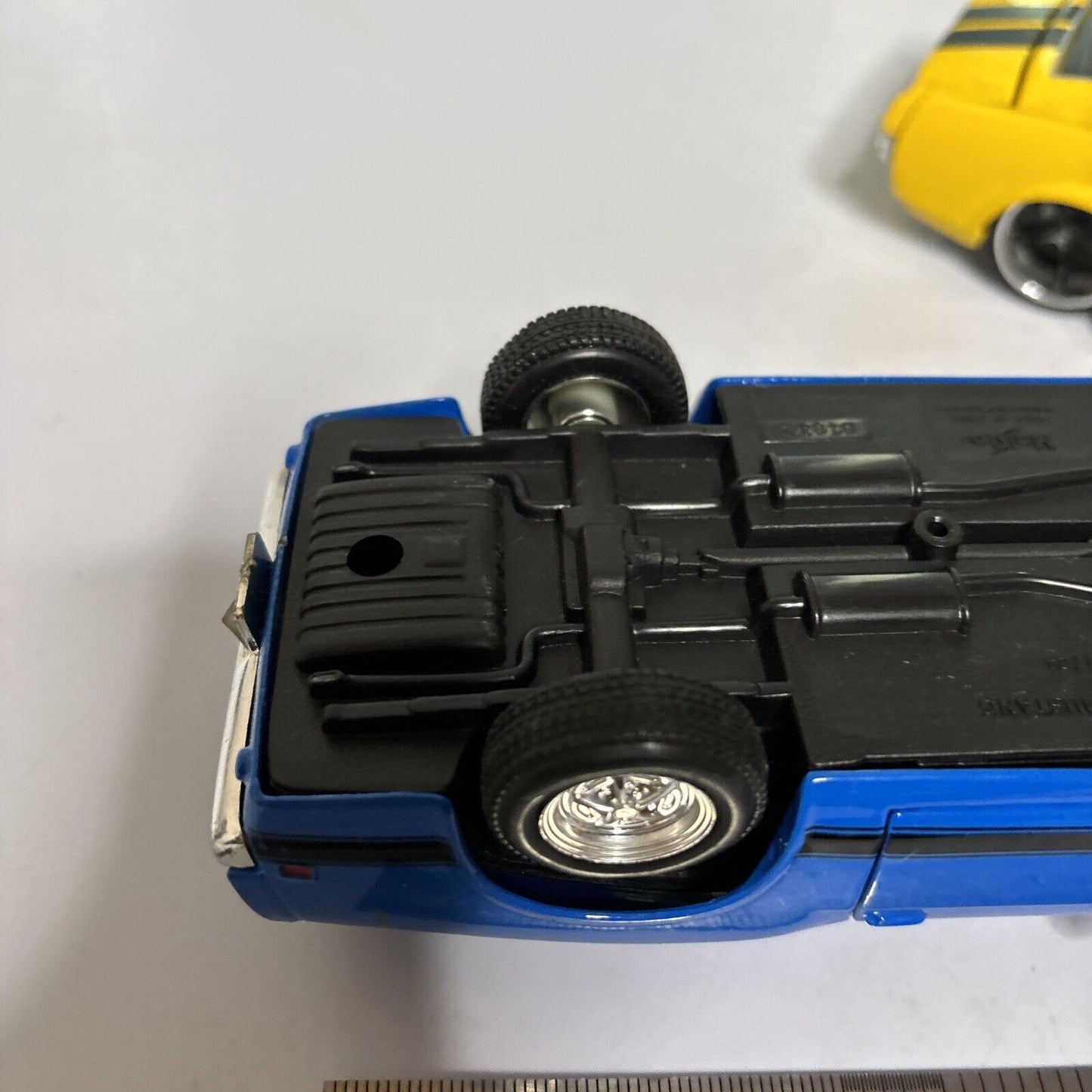 Maisto '70 Boss 302 Mustang & 1967 Ford Mustang GT Scale 1:24