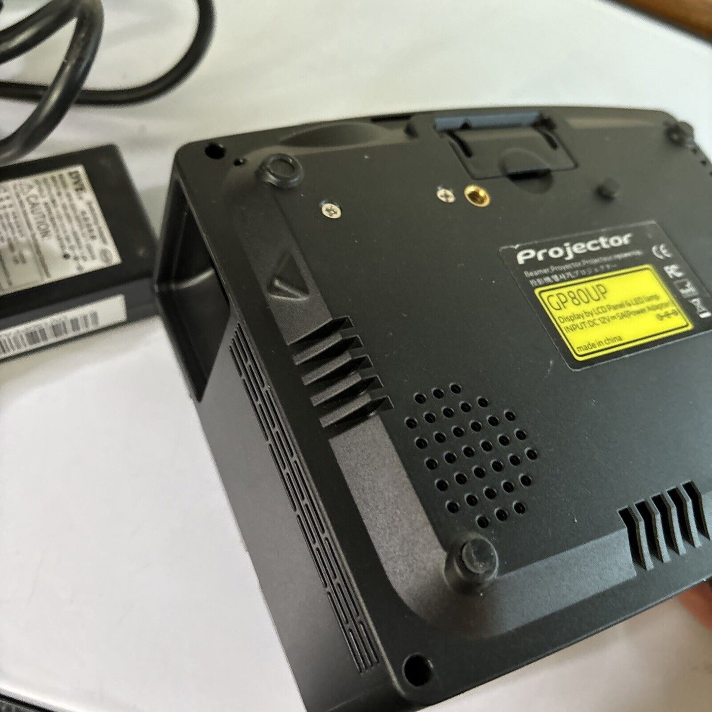 Erisan LCD Projector With Android GP80UP *No Remote Control*