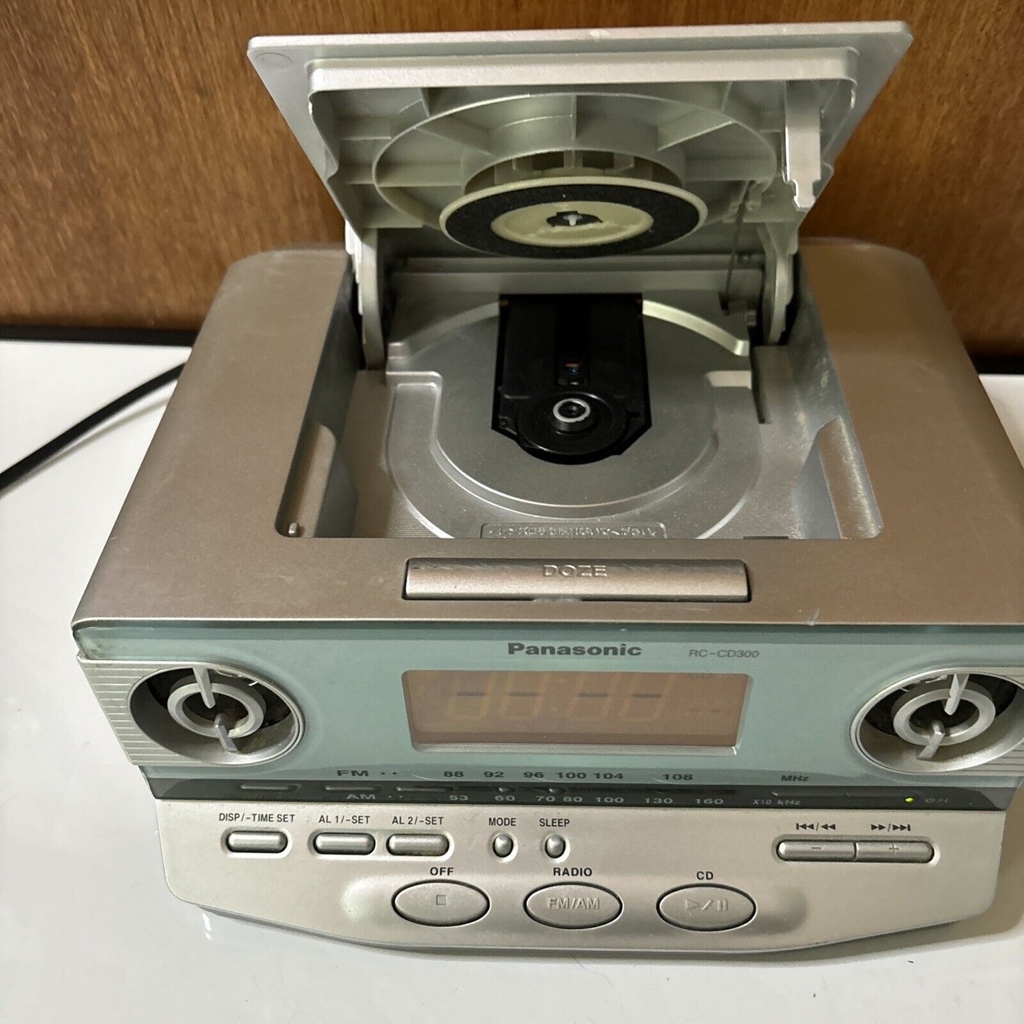Panasonic CD Player Clock Alarm AM/FM Radio RC-CD300