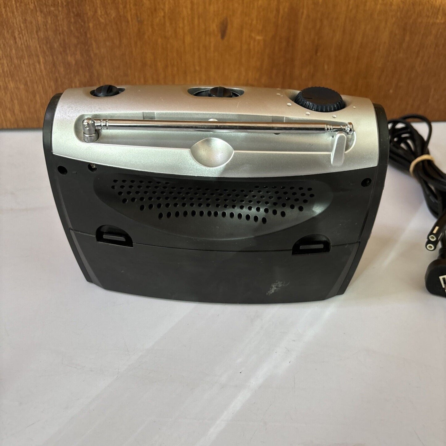 Philips AE2160 AM/FM Portable Radio - Black Battery and/or AC Power