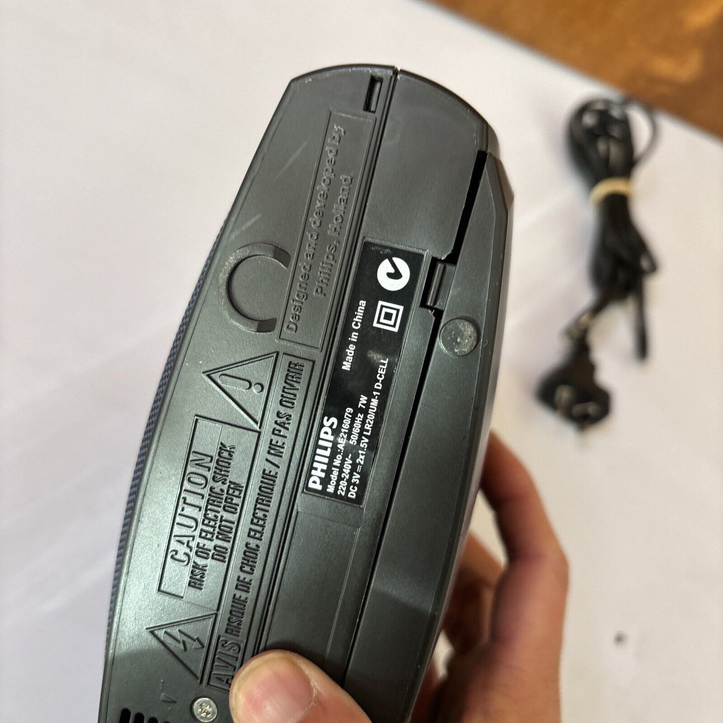 Philips AE2160 AM/FM Portable Radio - Black Battery and/or AC Power