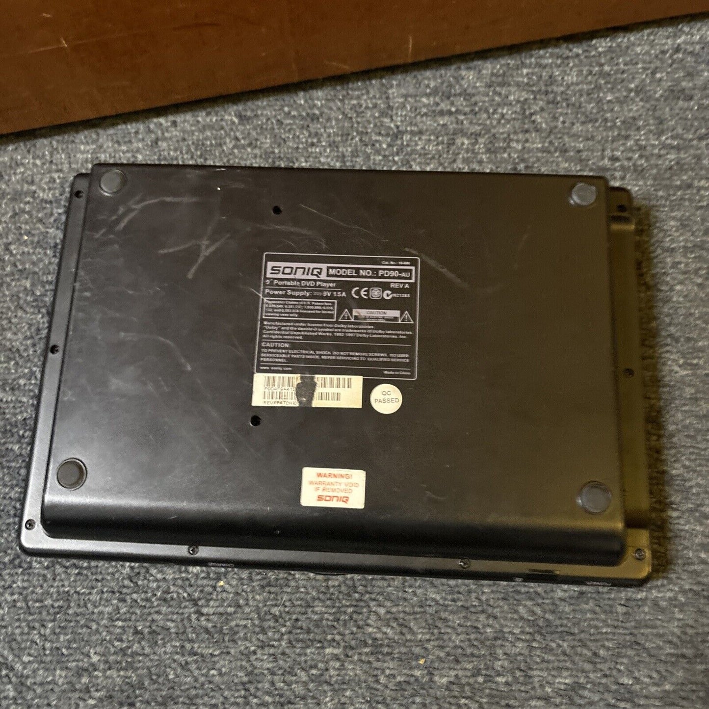 Soniq 9" DVD Portable Player PD90-AU Region 4