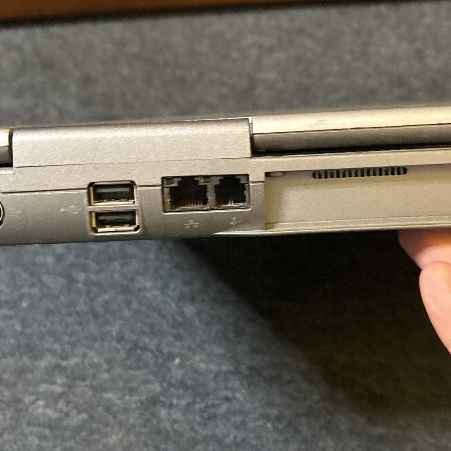 Dell Inspiron 8600 Laptop 768MB RAM 97gb HDD 3.5" Floppy Drive *No Battery*