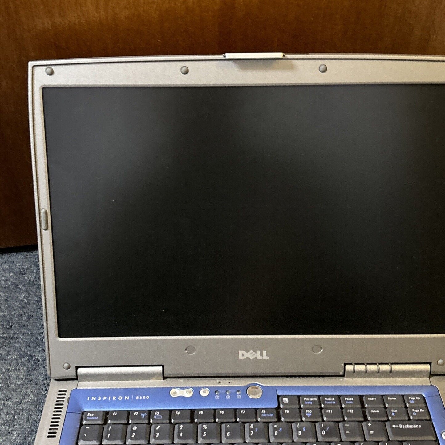 Dell Inspiron 8600 Laptop 768MB RAM 97gb HDD 3.5" Floppy Drive *No Battery*