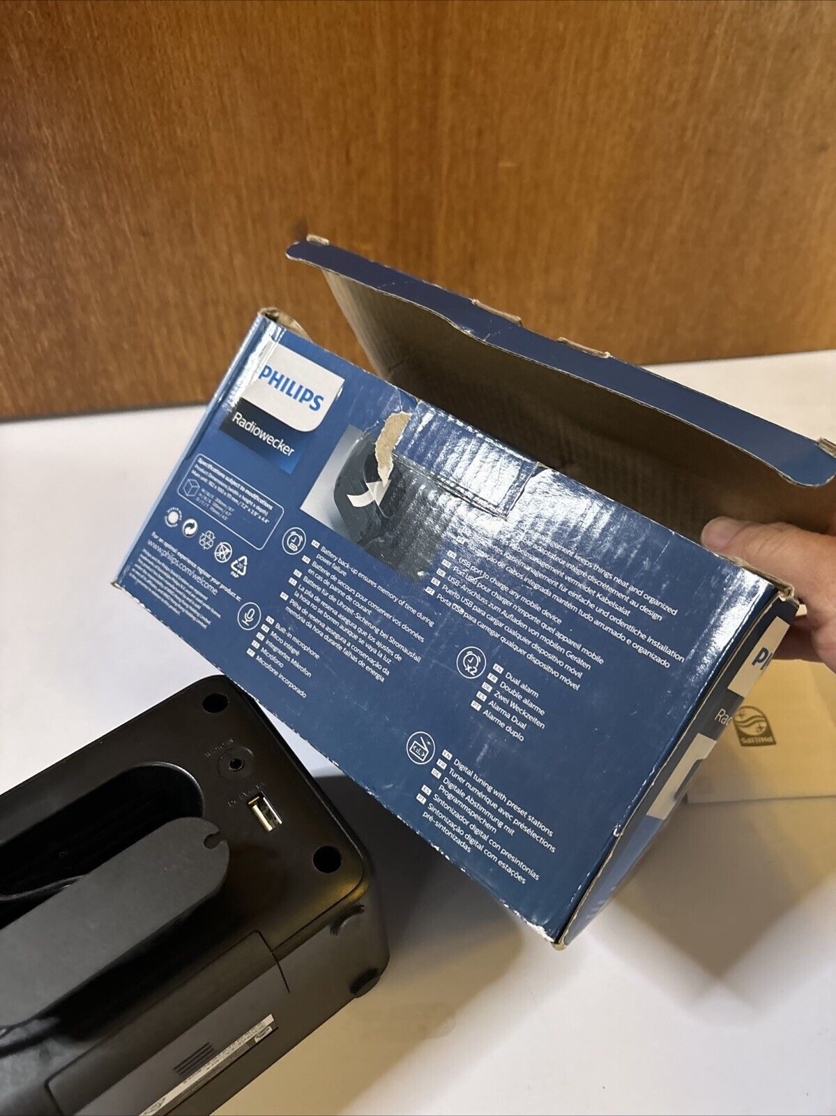 Philips Alarm Clock Bluetooth FM Radio AJT5300/79