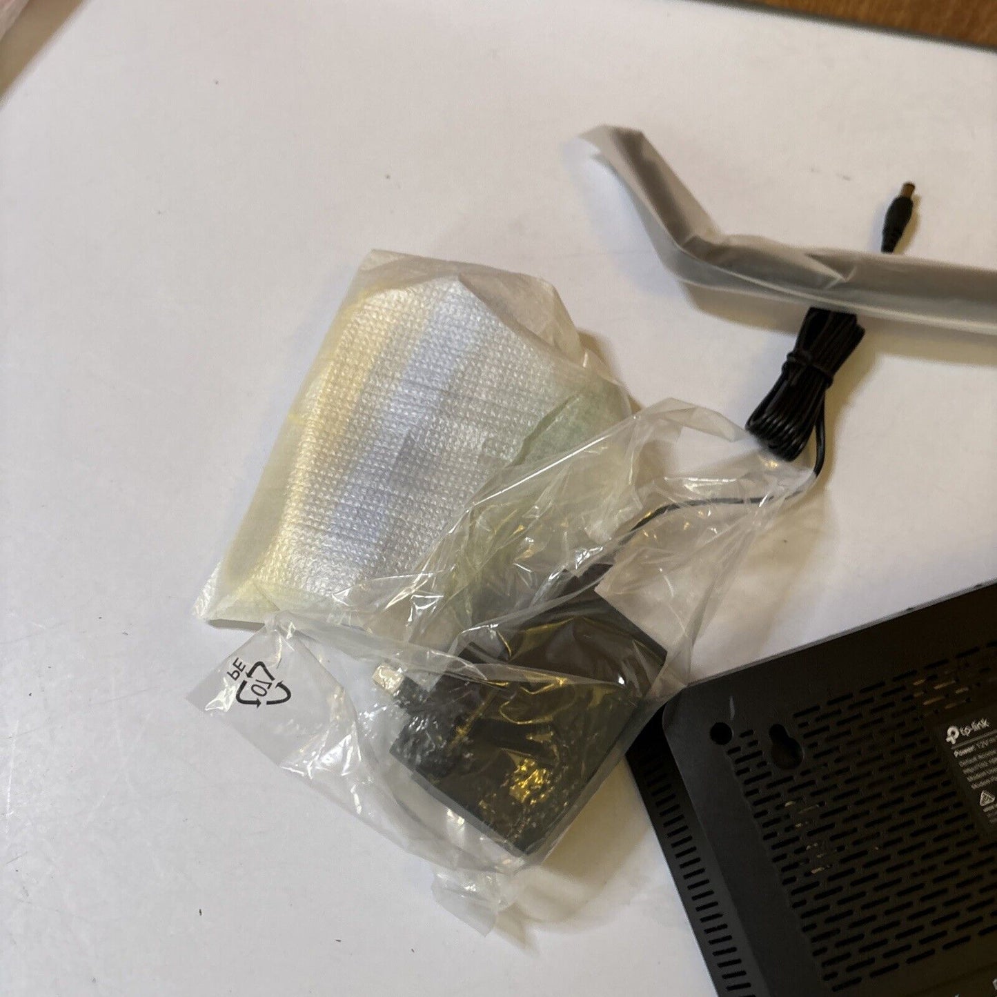 Dodo Modem Wireless Router Tp-Link VX220-G2v VoIP *Never Used*