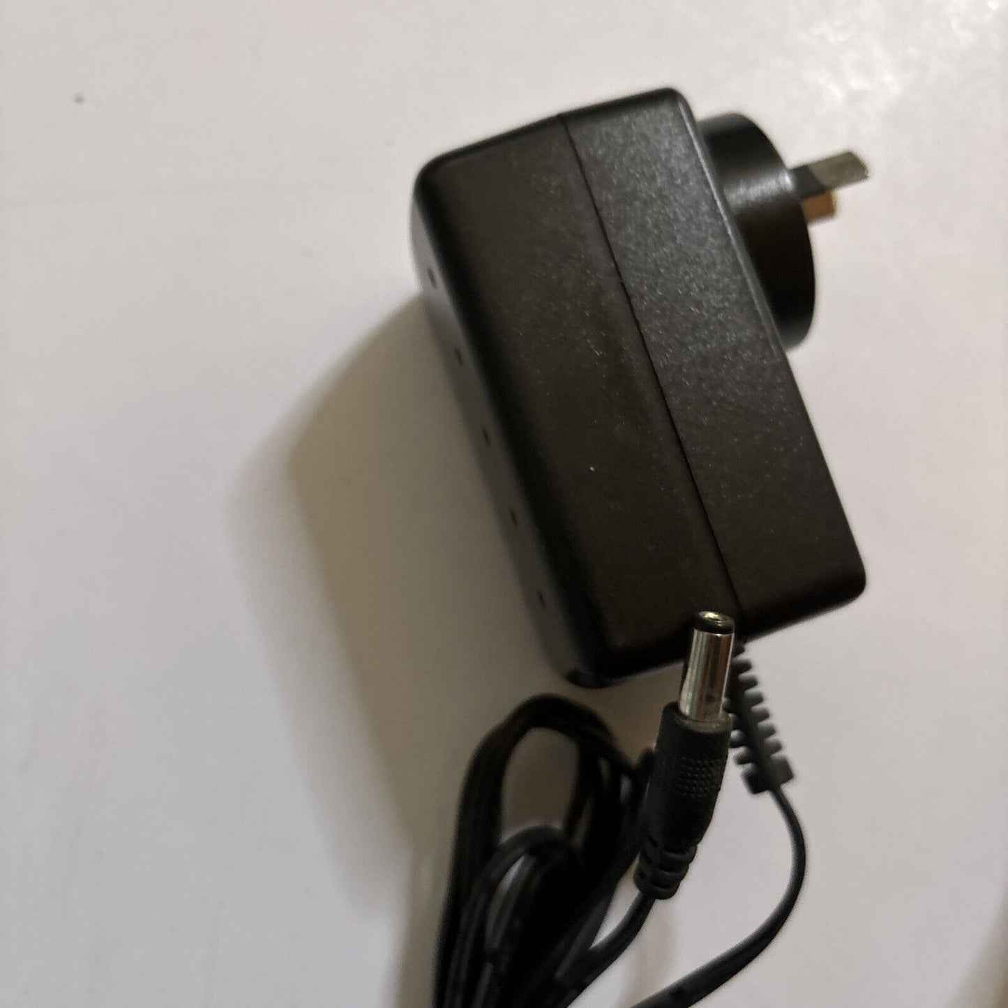 Xtreme Mac Luna Voyager II AC Adapter 12V 2A KSS24-120-2000