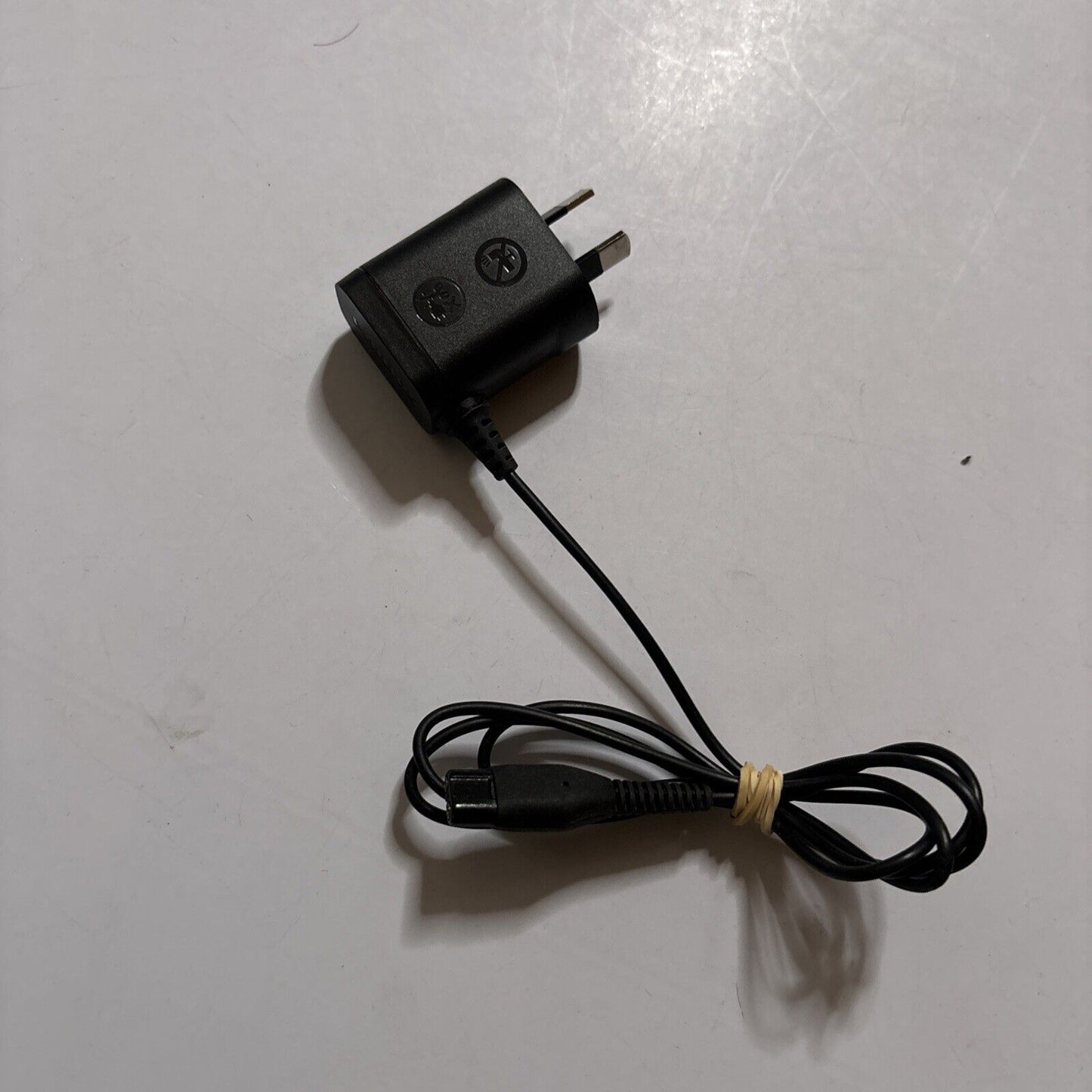 Philips AC Adapter A0038 4.3V 70mA For Shaver