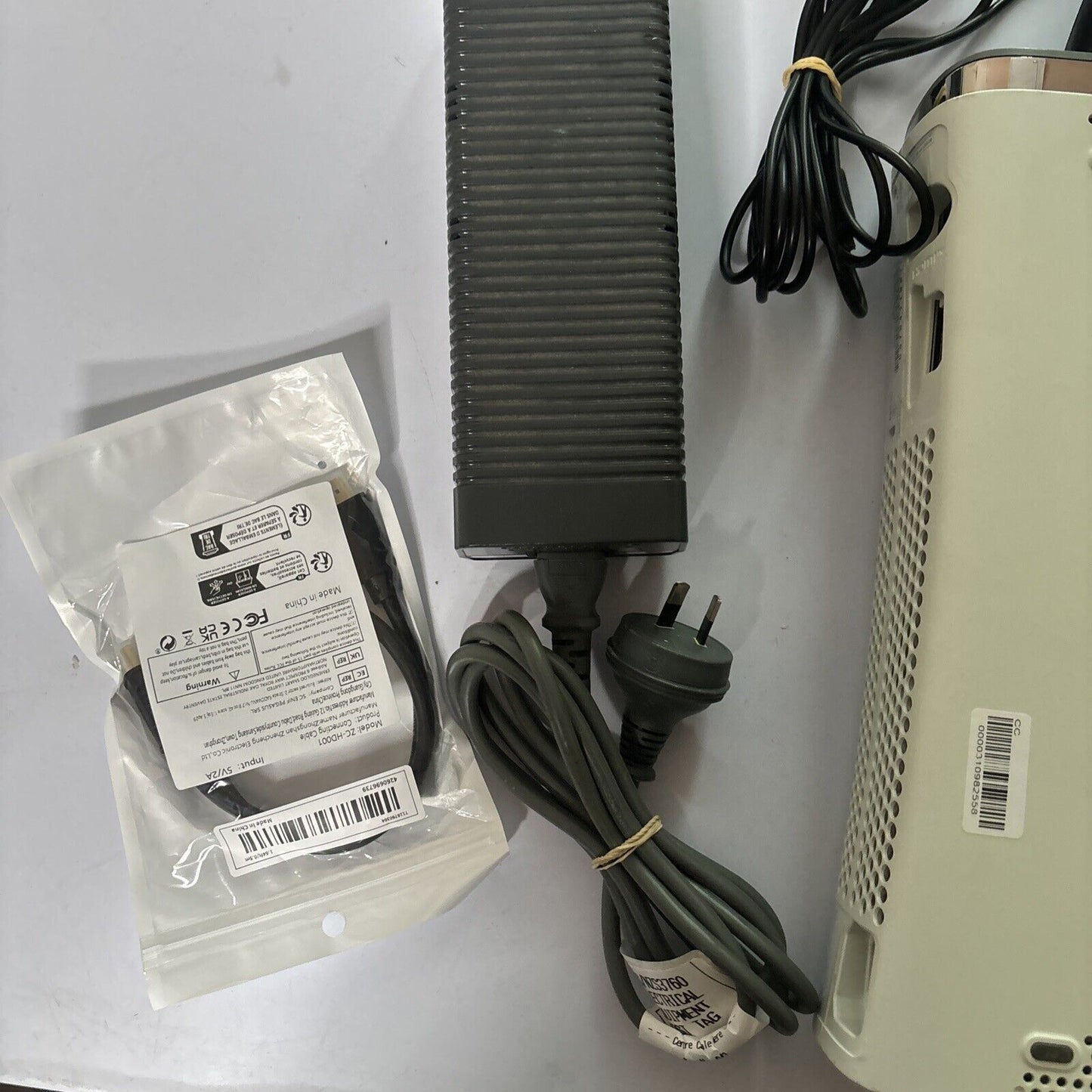 Microsoft Xbox 360 Console White 250gb HDD & 1 Controller PAL