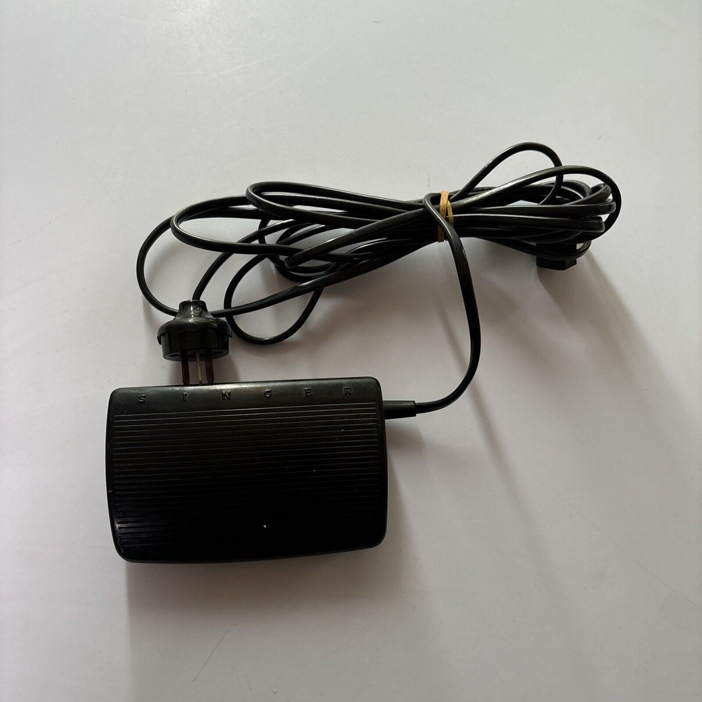 Singer Sewing Motor Foot Controller Pedal Part No 102948-015 150-240v 0.35A