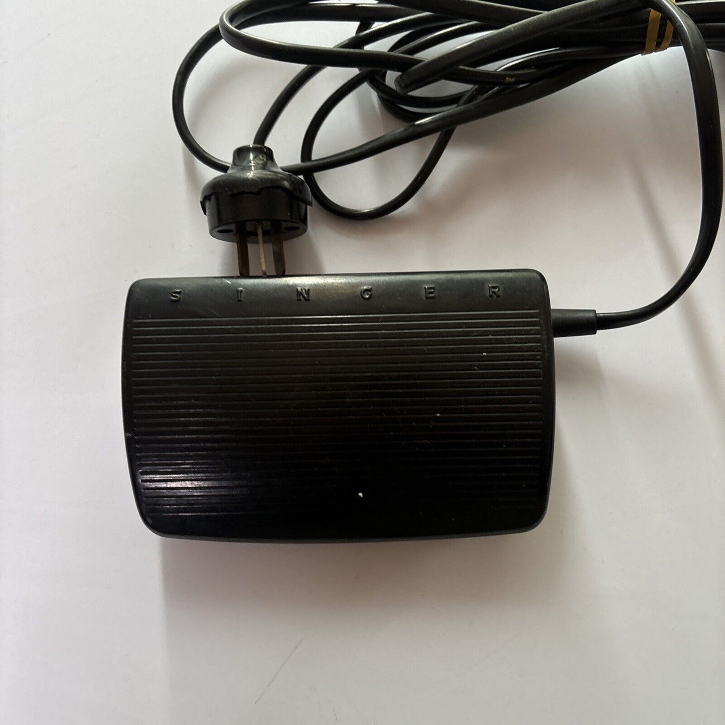 Singer Sewing Motor Foot Controller Pedal Part No 102948-015 150-240v 0.35A