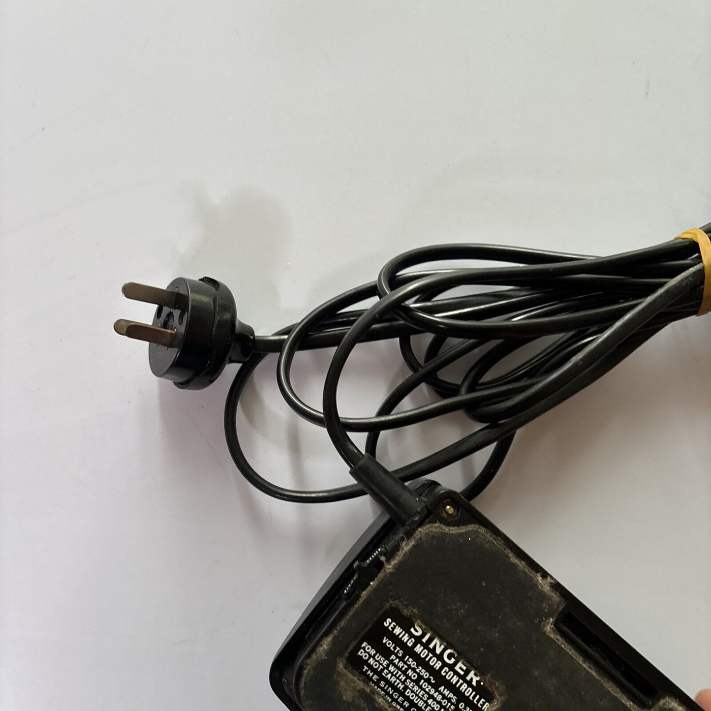 Singer Sewing Motor Foot Controller Pedal Part No 102948-015 150-240v 0.35A