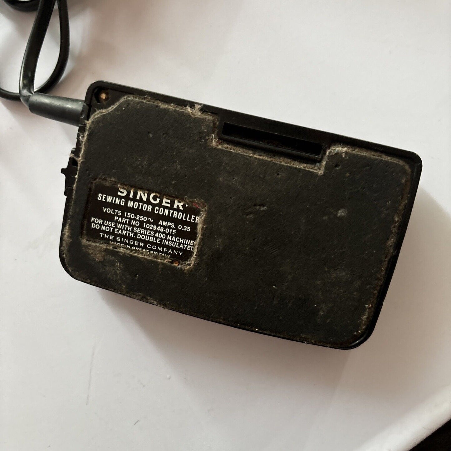 Singer Sewing Motor Foot Controller Pedal Part No 102948-015 150-240v 0.35A