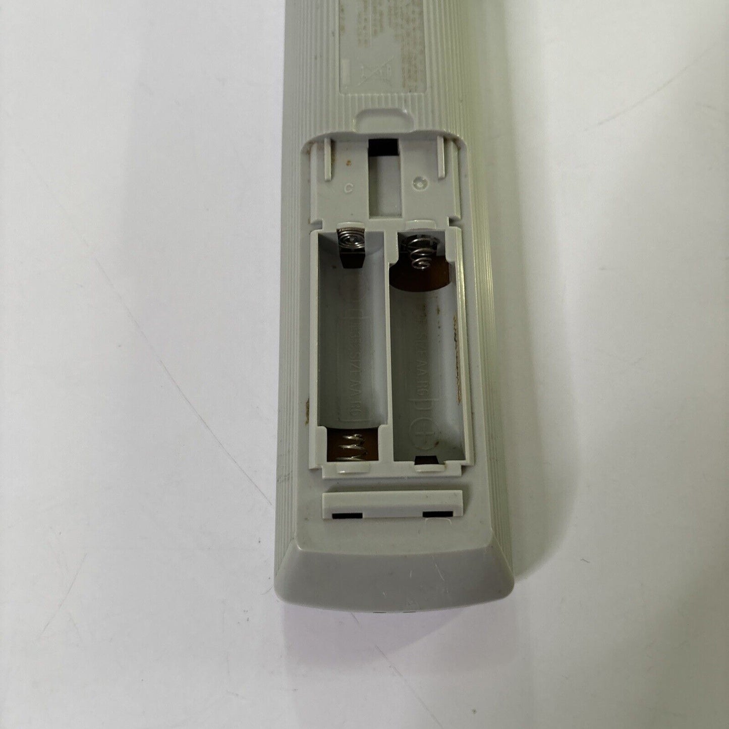 Genuine Sony RM-ED005 Remote Control *Missing Battery Lid*