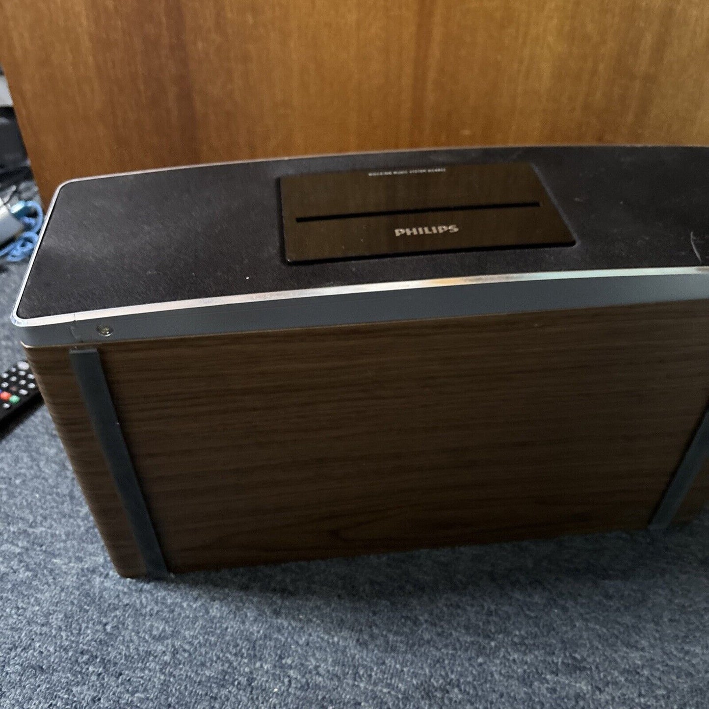 Philips Digital Radio DAB+ CD Player 30-pin iPod Dock USB DCB852/10